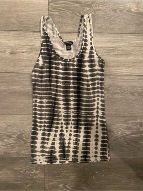 Rue21 Black & White Tie-Dye Scoop Tank
